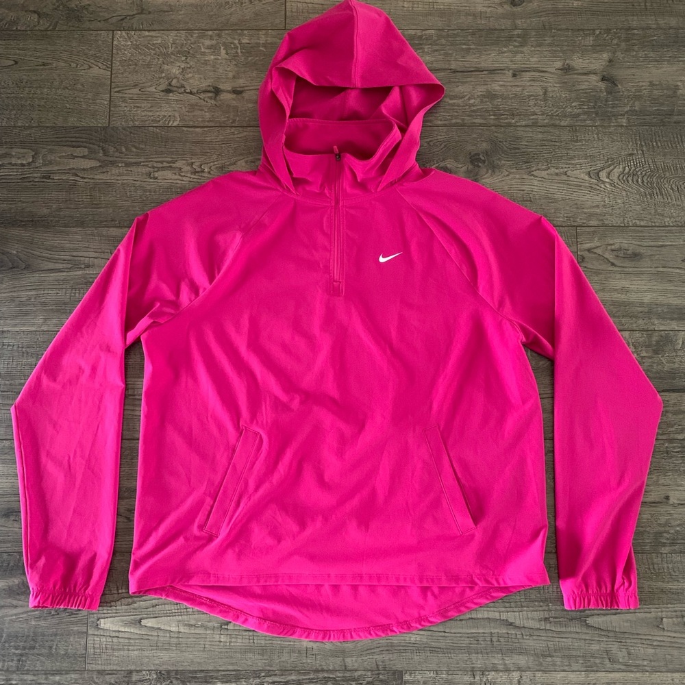 Nike Women’s Lightweight Zip Pullover, size M